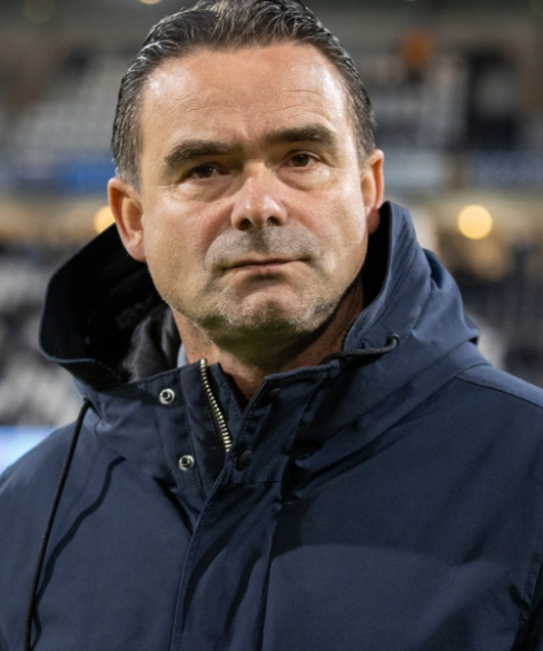 What did Marc Overmars say on Twitter?  Scandal messages made Ajax football director leave - Details